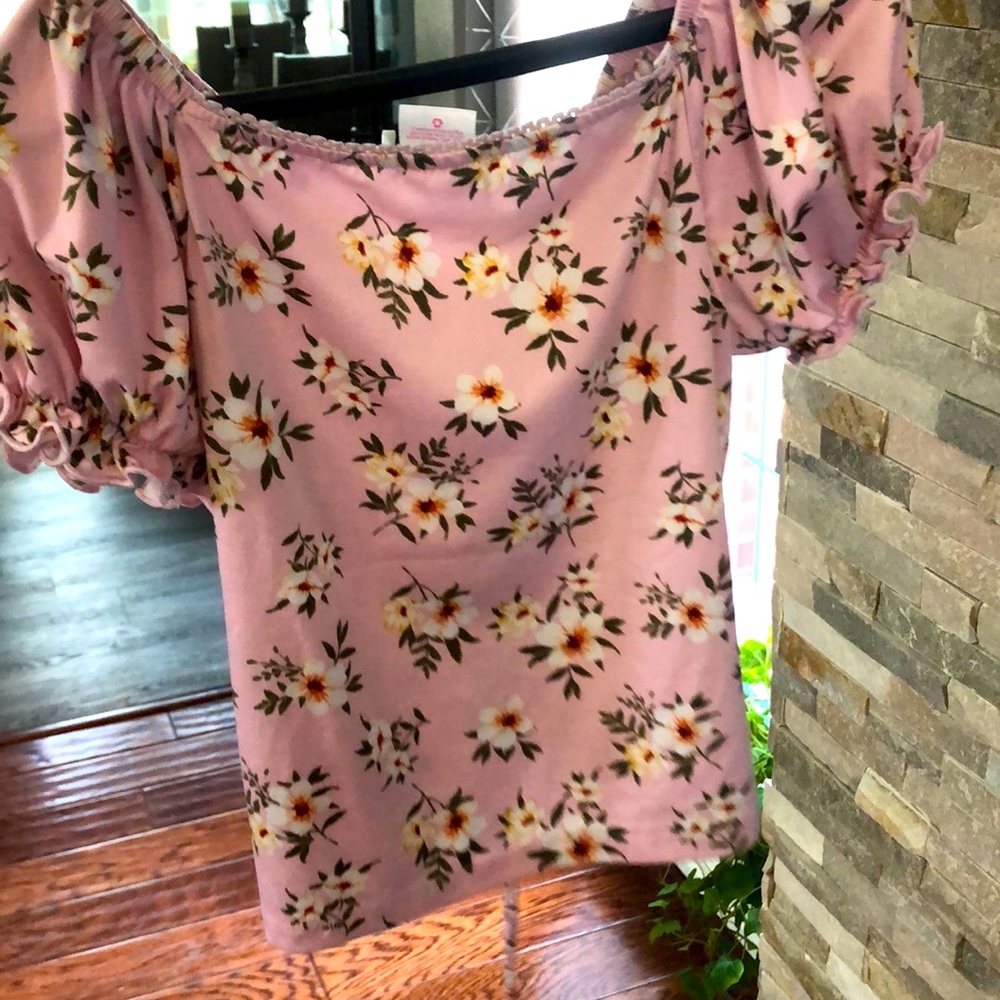 Women’s crop top shirt